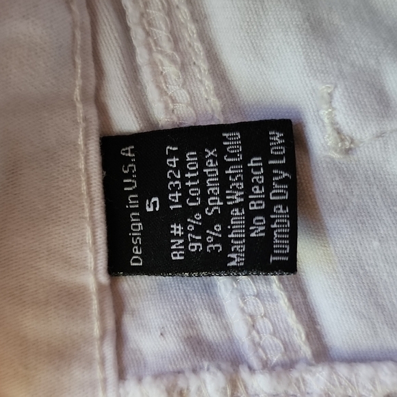 Elle Jeans, Size 5 White Jeans. - Picture 6 of 7